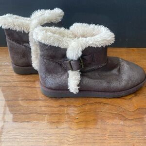 Brown and Cream Ankle Boots with Faux Fur Lining Woman’s Size 9